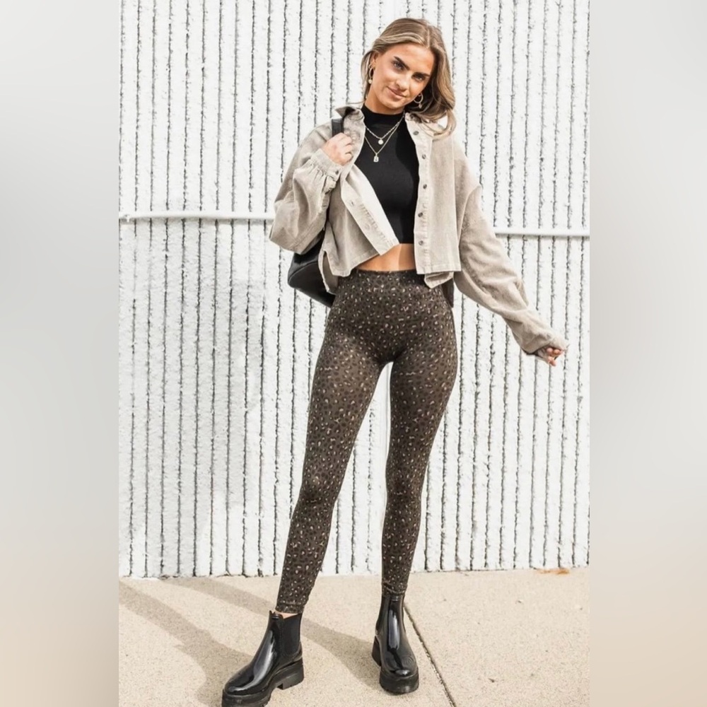 SPANX Look at Me Now Seamless Slimming Leggings in Olive Leopard Size Medium 6/8